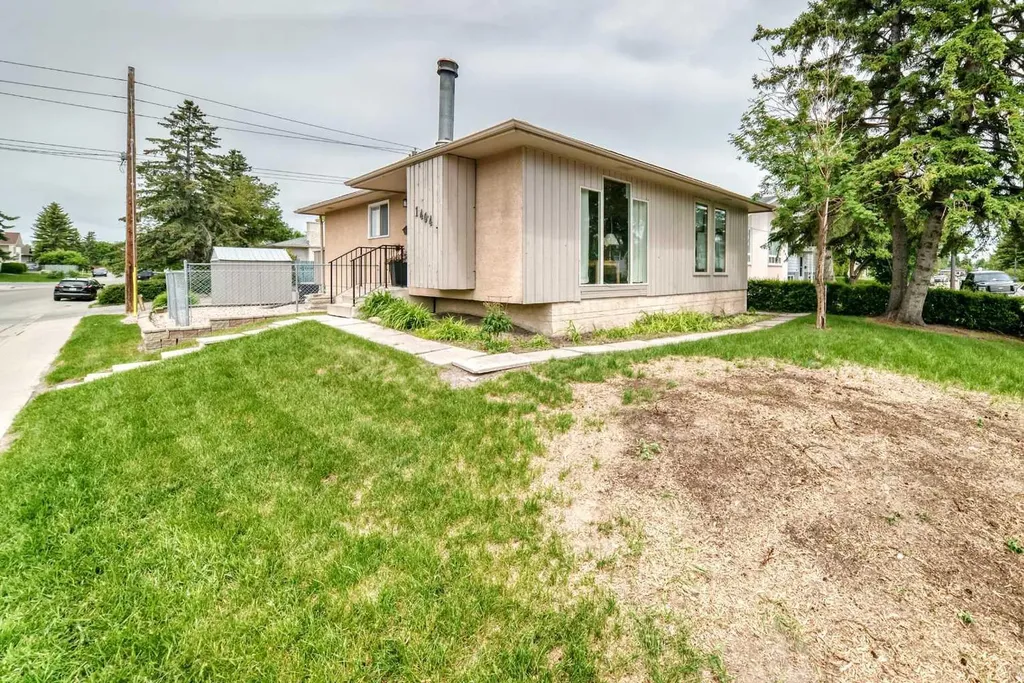 1404 Marlyn Way NE Calgary AB T2A 3K1