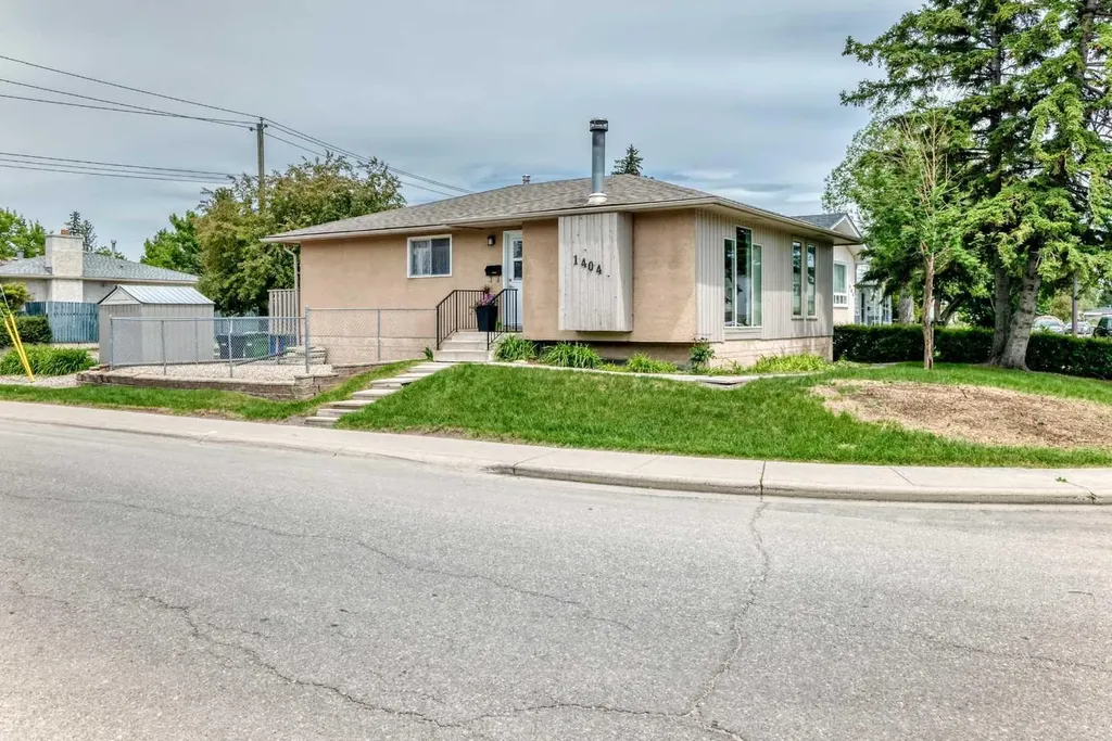 1404 Marlyn Way NE Calgary AB T2A 3K1