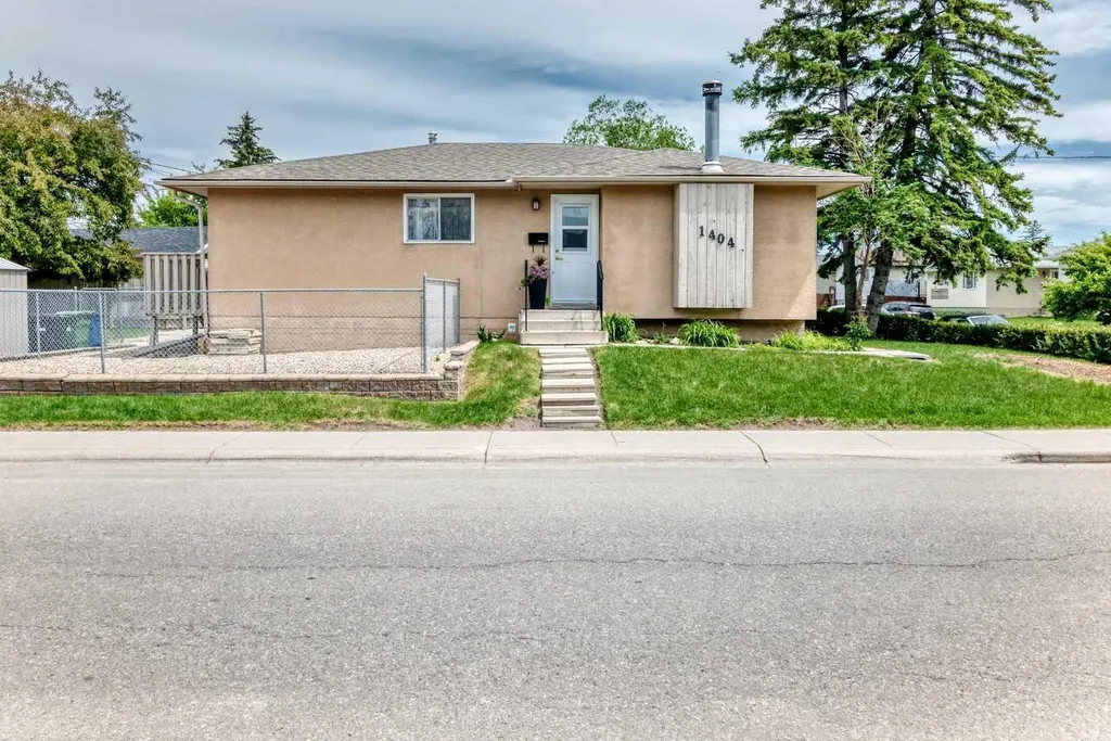 1404 Marlyn Way NE Calgary AB T2A 3K1