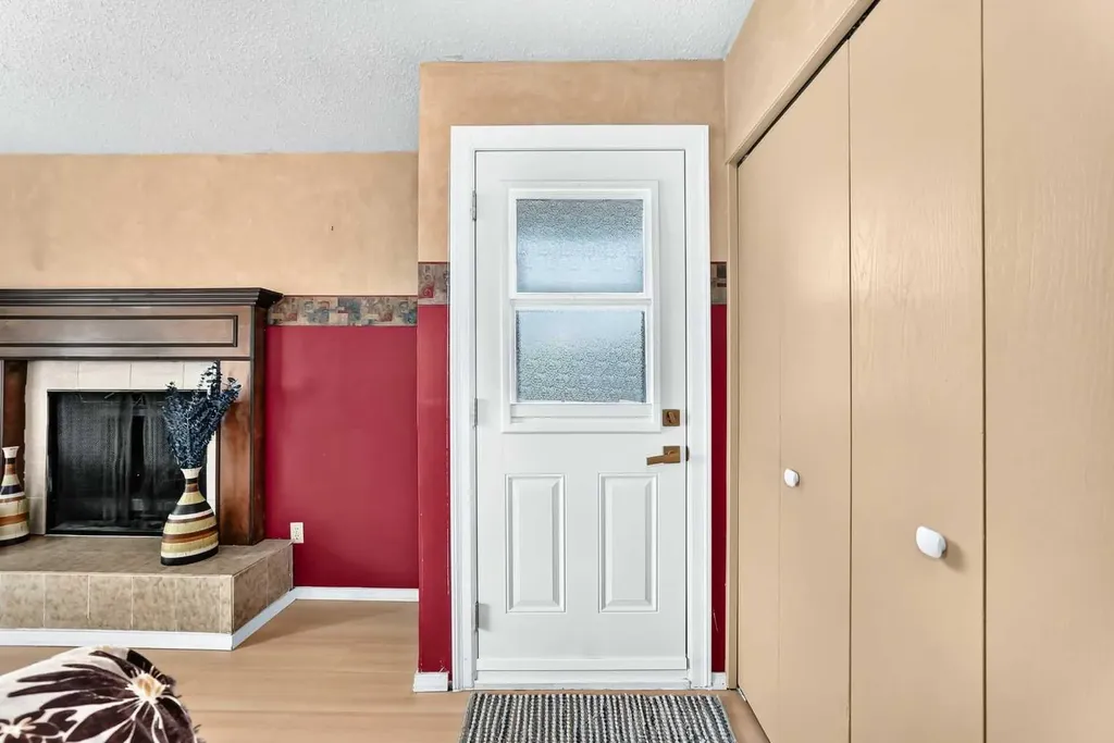 1404 Marlyn Way NE Calgary AB T2A 3K1