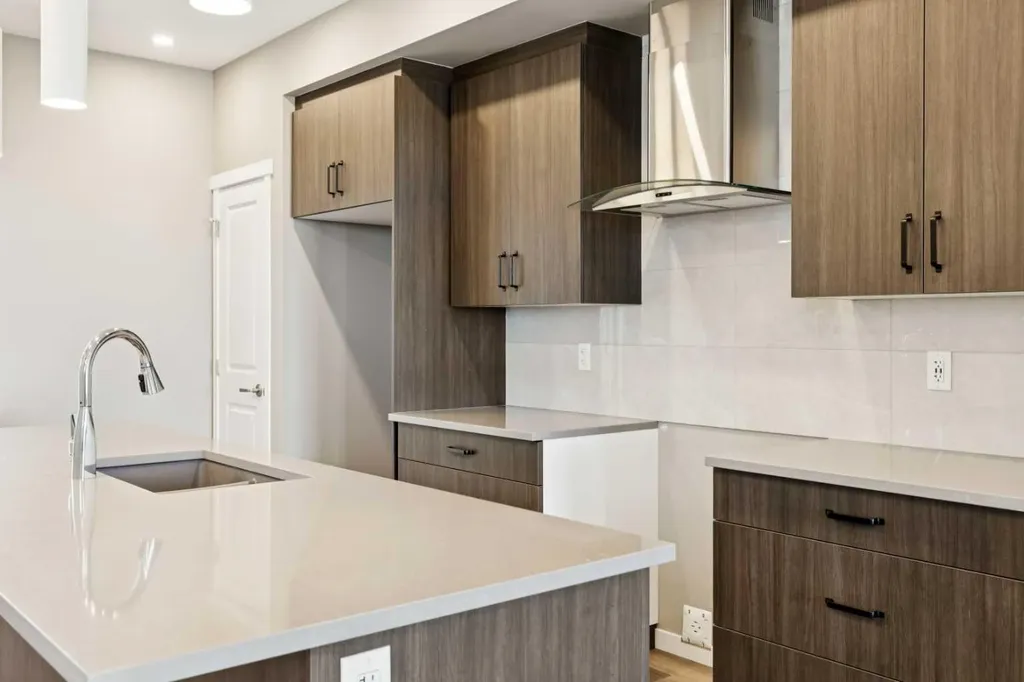 25 Hotchkiss Road SE Calgary AB T3S 0T8
