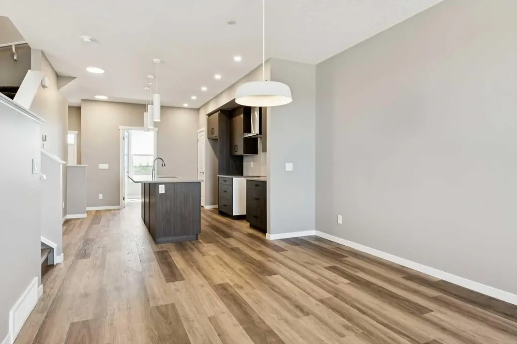 25 Hotchkiss Road SE Calgary AB T3S 0T8