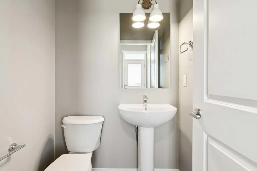 25 Hotchkiss Road SE Calgary AB T3S 0T8