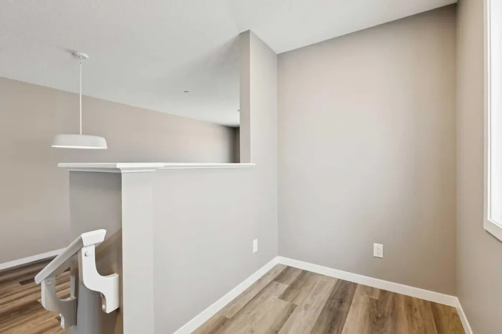 25 Hotchkiss Road SE Calgary AB T3S 0T8
