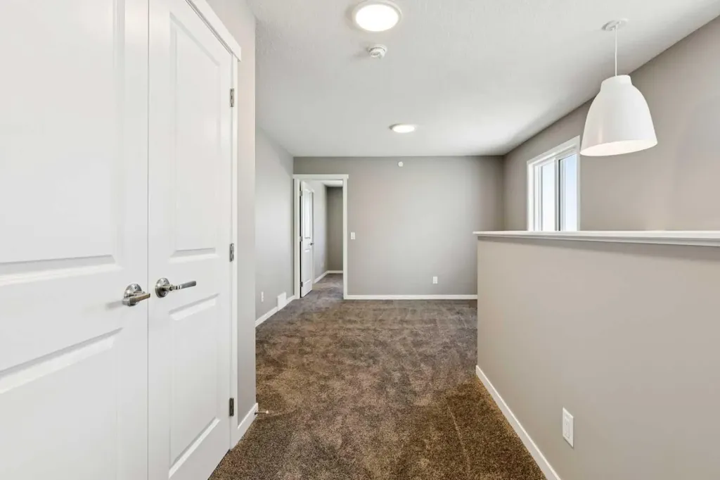25 Hotchkiss Road SE Calgary AB T3S 0T8