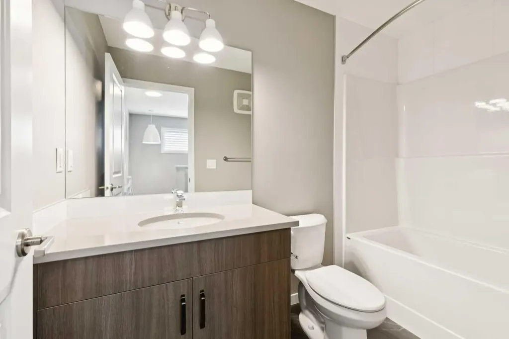 25 Hotchkiss Road SE Calgary AB T3S 0T8