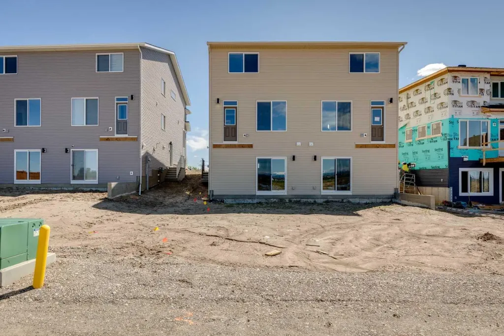 25 Hotchkiss Road SE Calgary AB T3S 0T8