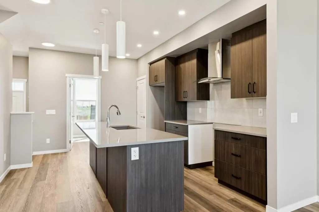 25 Hotchkiss Road SE Calgary AB T3S 0T8