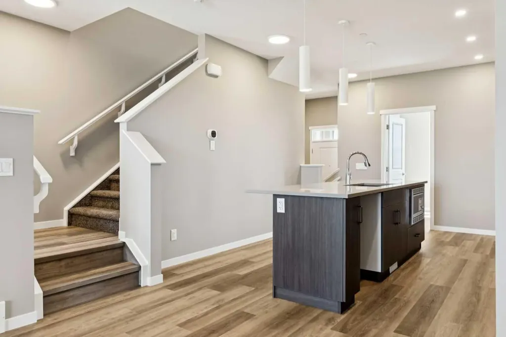25 Hotchkiss Road SE Calgary AB T3S 0T8