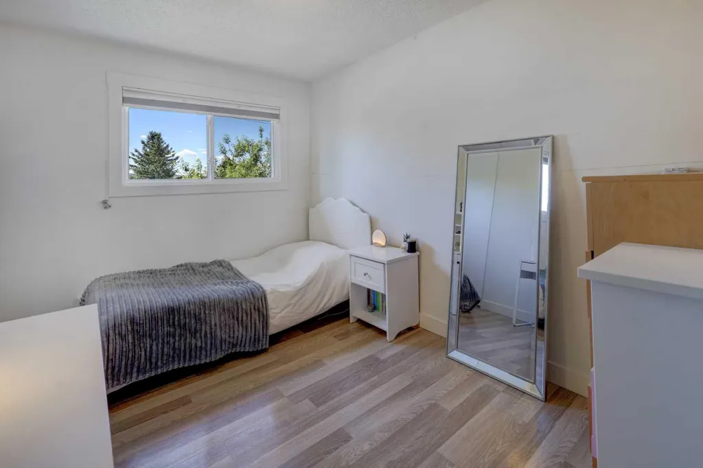 8320 Centre Street NE Calgary AB T3K 1Y1