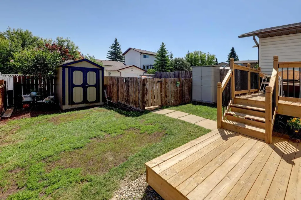 8320 Centre Street NE Calgary AB T3K 1Y1