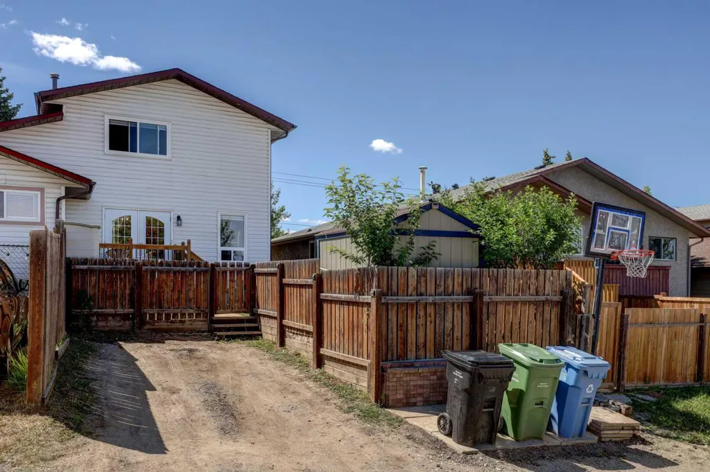 8320 Centre Street NE Calgary AB T3K 1Y1