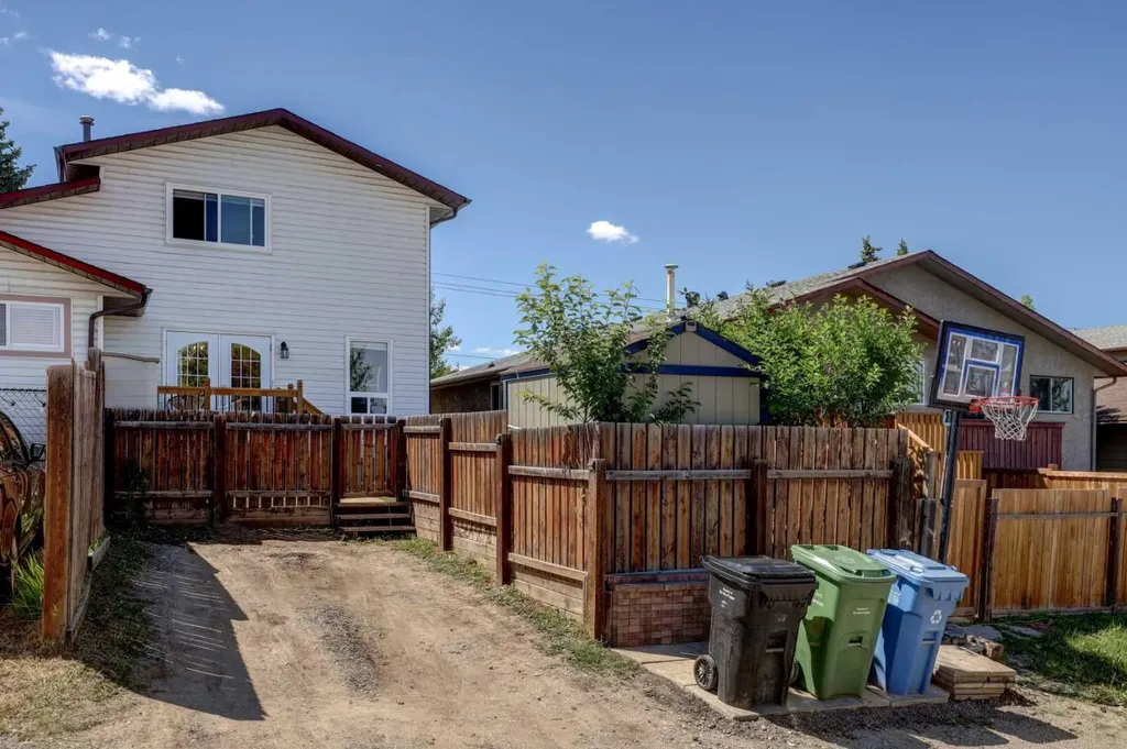 8320 Centre Street NE Calgary AB T3K 1Y1