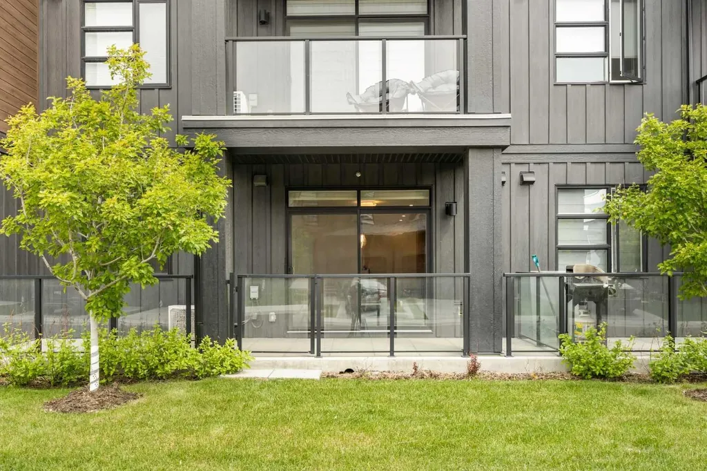 55 Lucas Way NW Calgary AB T3P 2C7