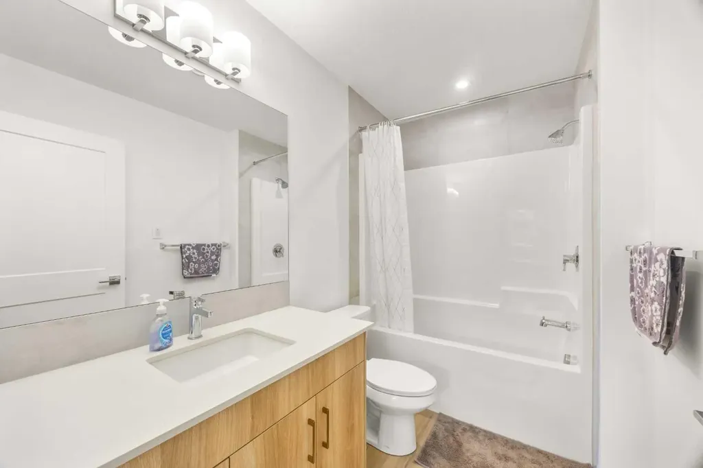55 Lucas Way NW Calgary AB T3P 2C7
