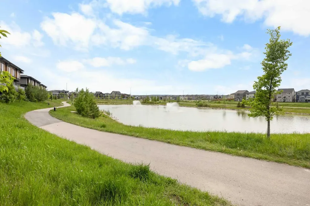 55 Lucas Way NW Calgary AB T3P 2C7