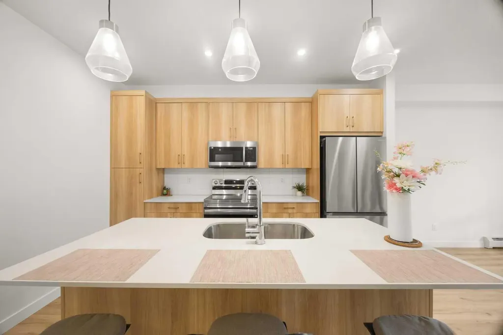 55 Lucas Way NW Calgary AB T3P 2C7