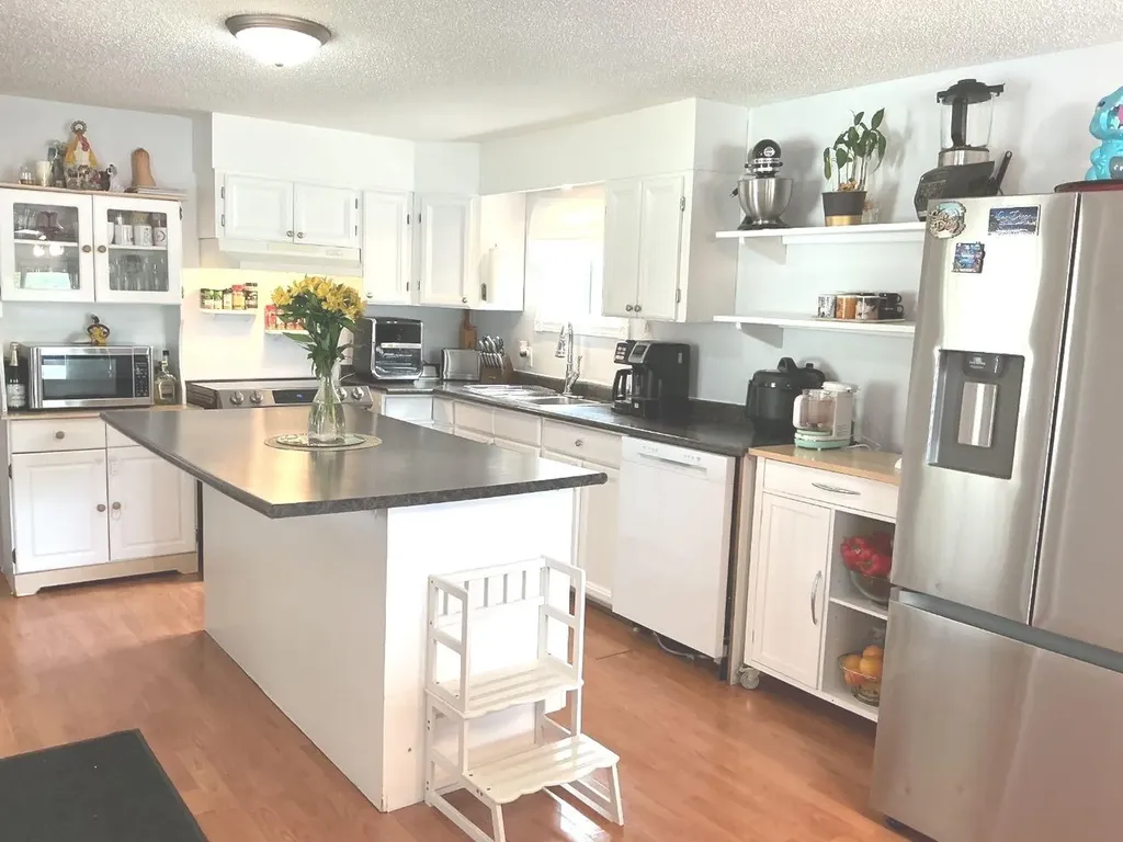 32 River Valley Estates Whitecourt AB T7S1J7