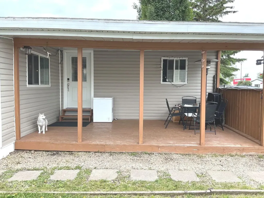 32 River Valley Estates Whitecourt AB T7S1J7