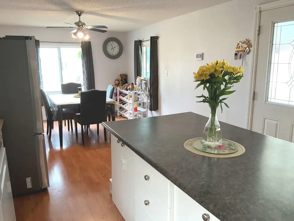32 River Valley Estates Whitecourt AB T7S1J7