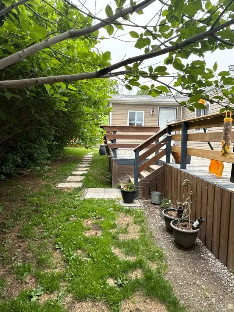 517 5 Street NW Sundre AB T0M1X0