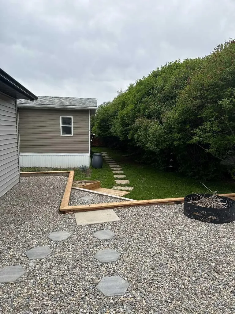 517 5 Street NW Sundre AB T0M1X0