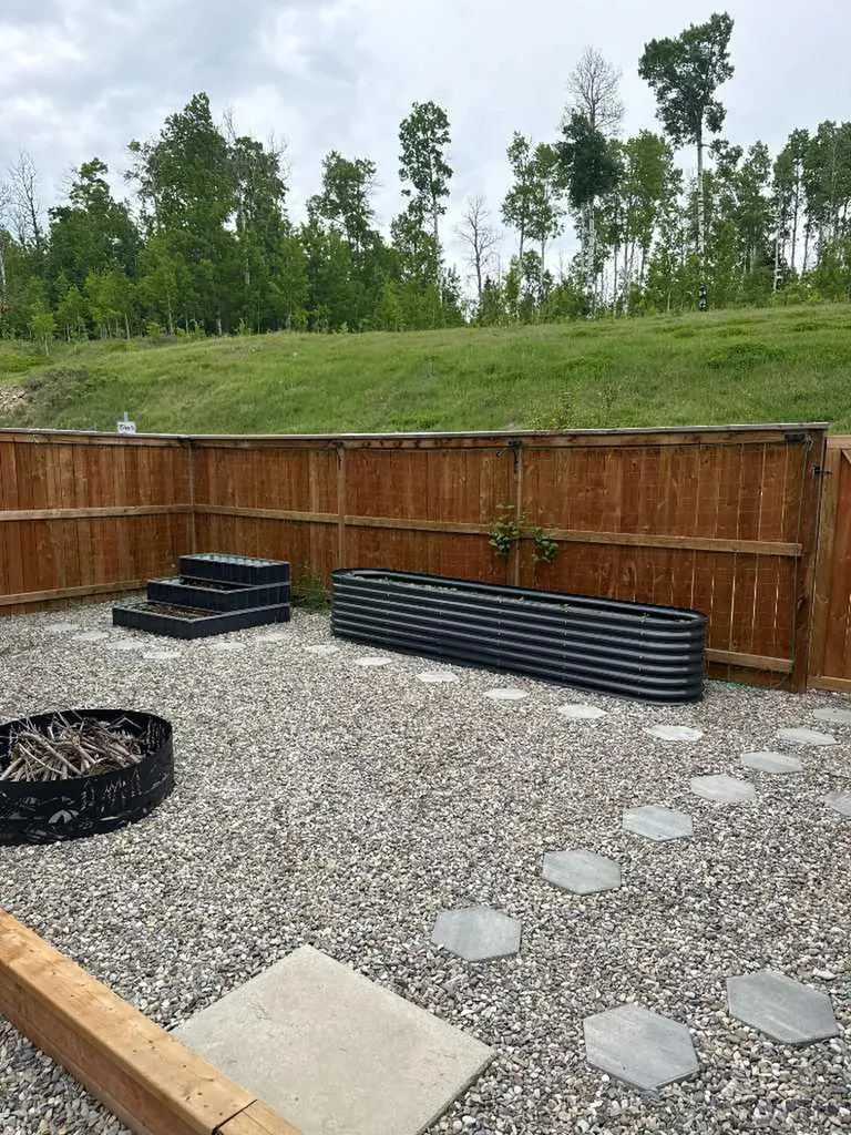 517 5 Street NW Sundre AB T0M1X0