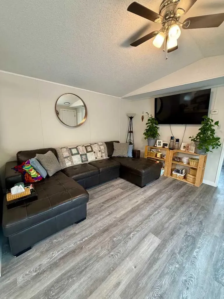 517 5 Street NW Sundre AB T0M1X0