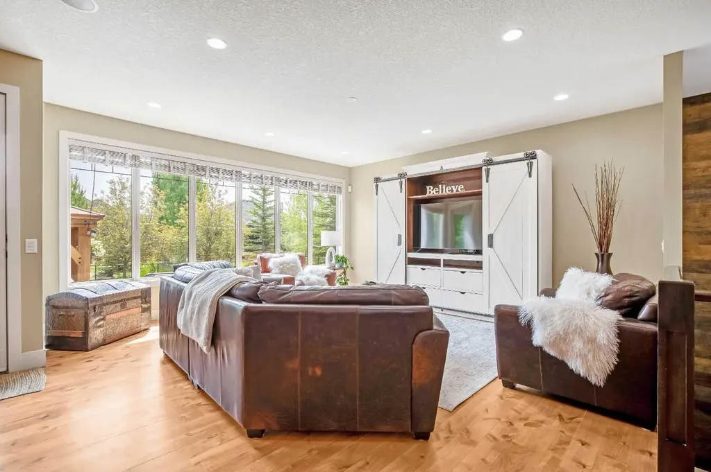 150 Cimarron Drive Okotoks AB T1S2P3