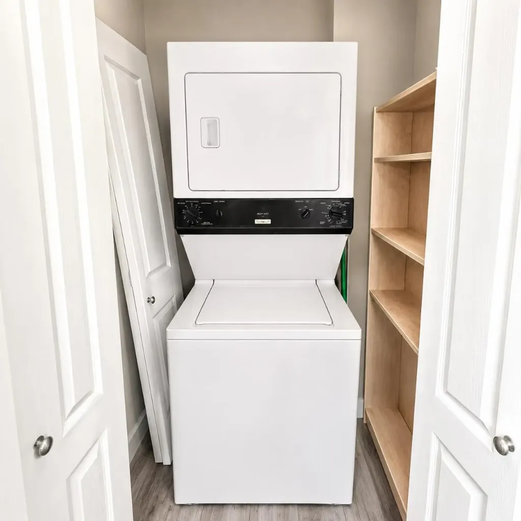 2407 17 Street SW Calgary AB T2T 4M9