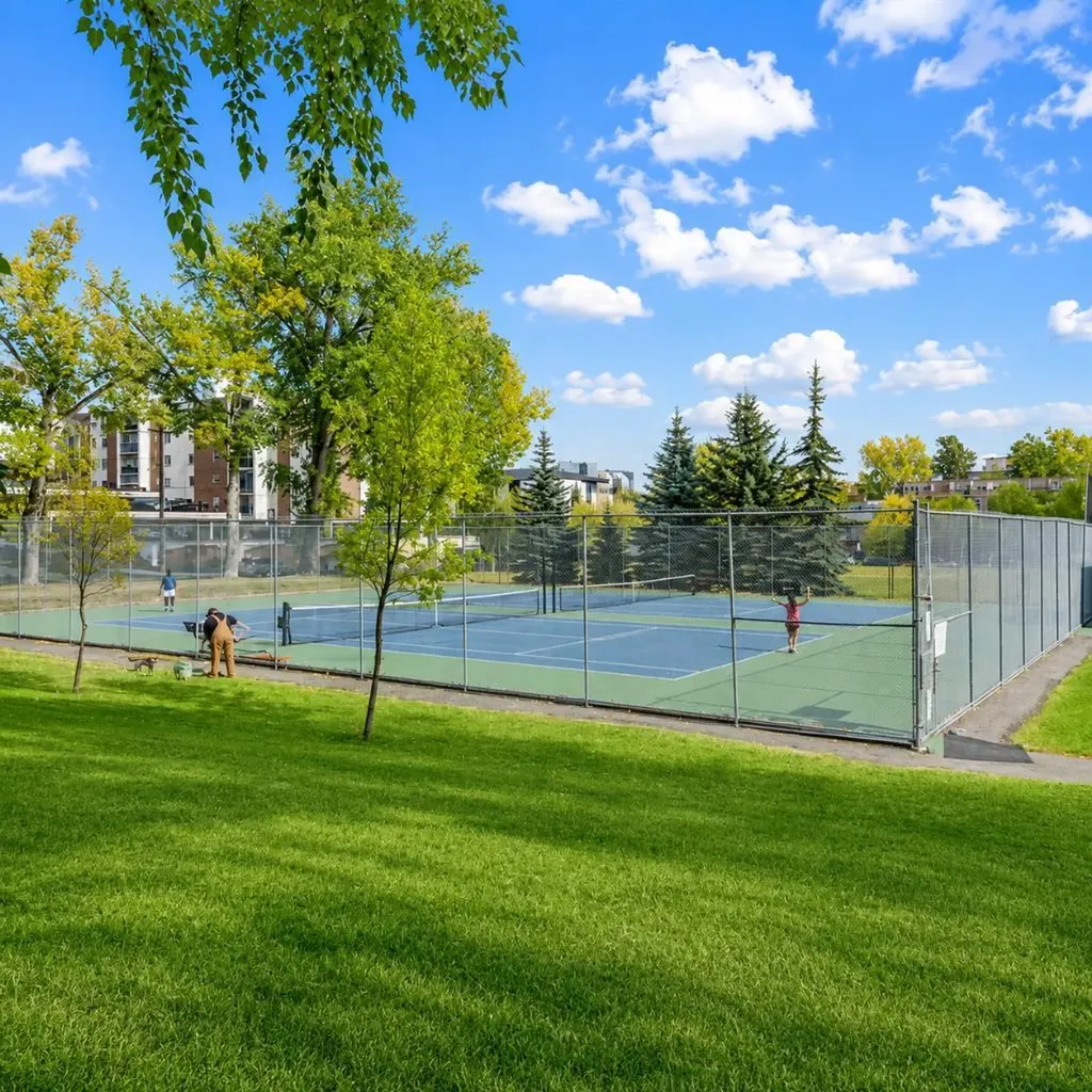 2407 17 Street SW Calgary AB T2T 4M9