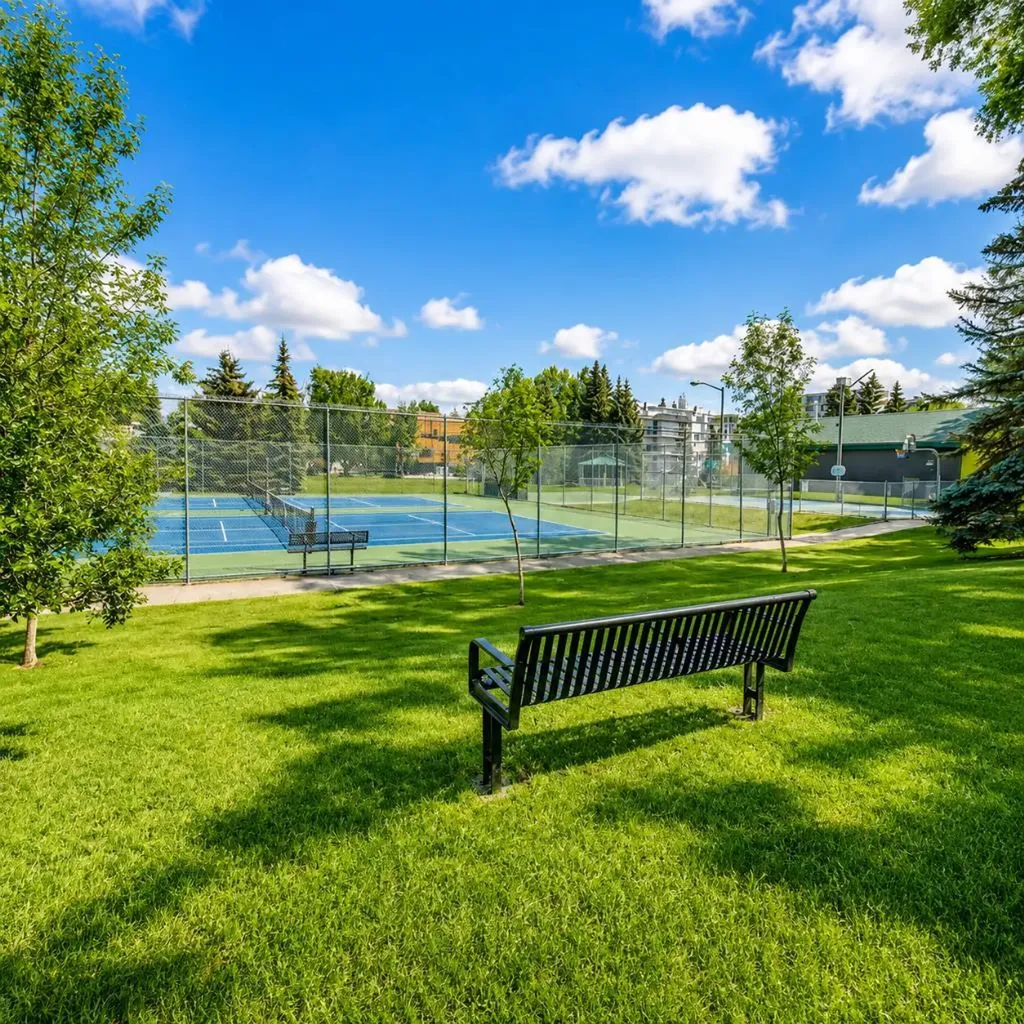 2407 17 Street SW Calgary AB T2T 4M9