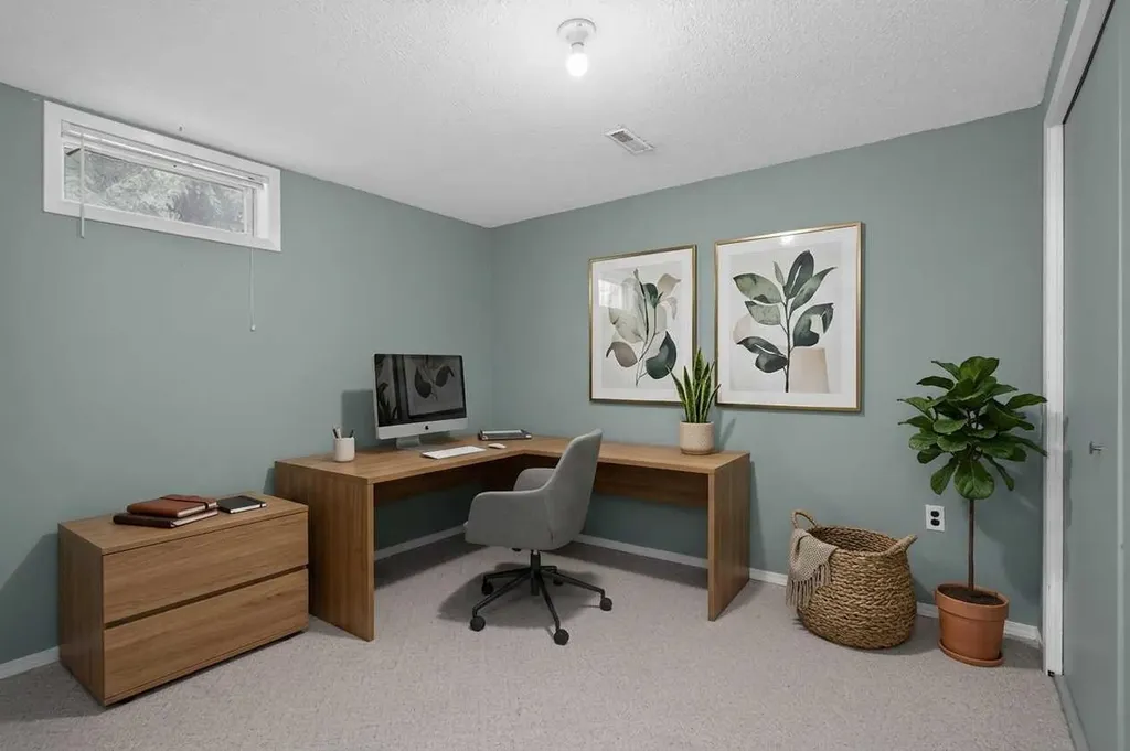 9555 Oakfield Drive SW Calgary AB T2V 4E2