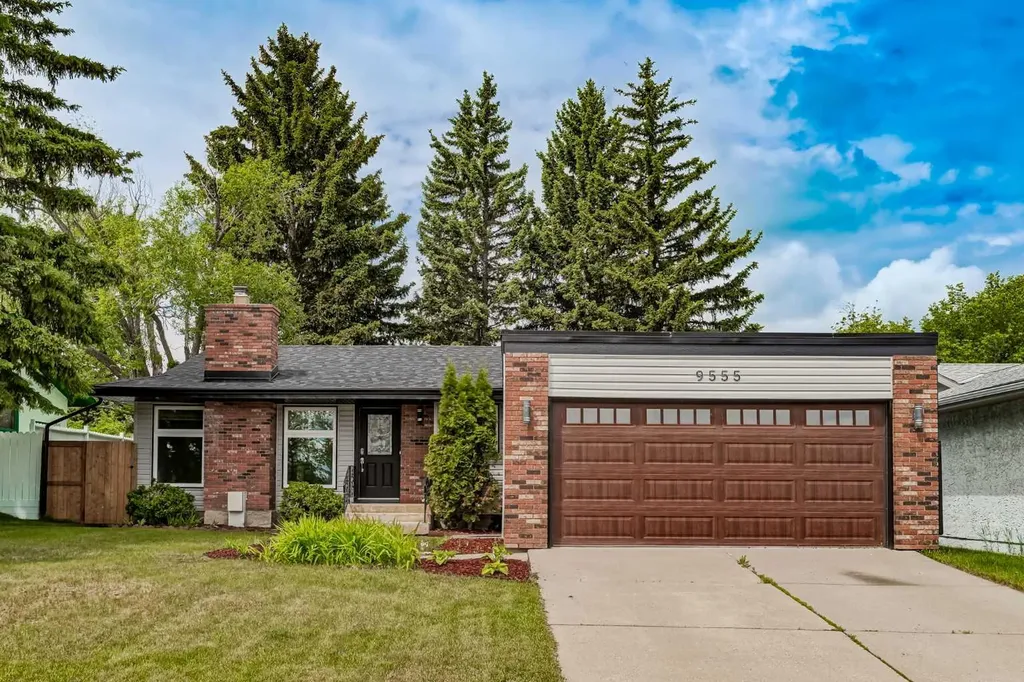 9555 Oakfield Drive SW Calgary AB T2V 4E2
