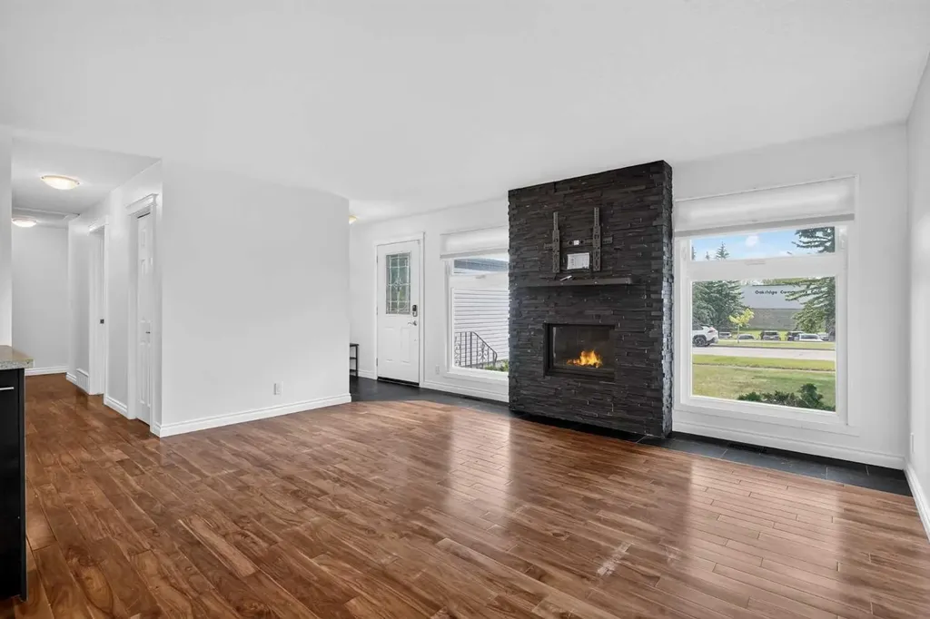 9555 Oakfield Drive SW Calgary AB T2V 4E2