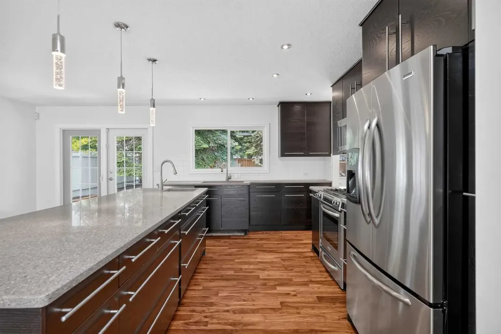 9555 Oakfield Drive SW Calgary AB T2V 4E2