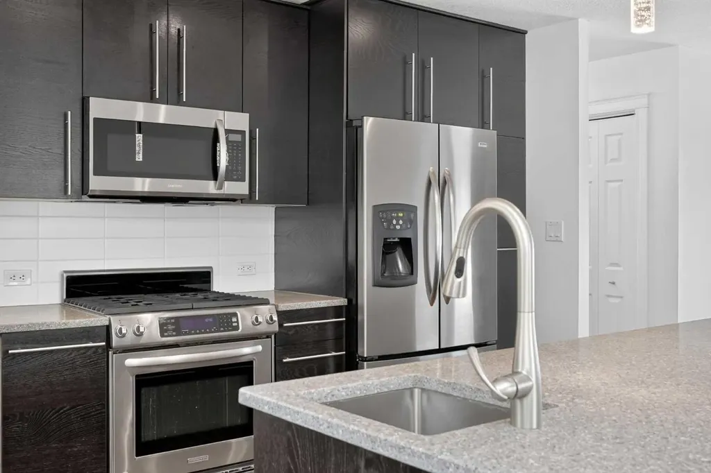 9555 Oakfield Drive SW Calgary AB T2V 4E2