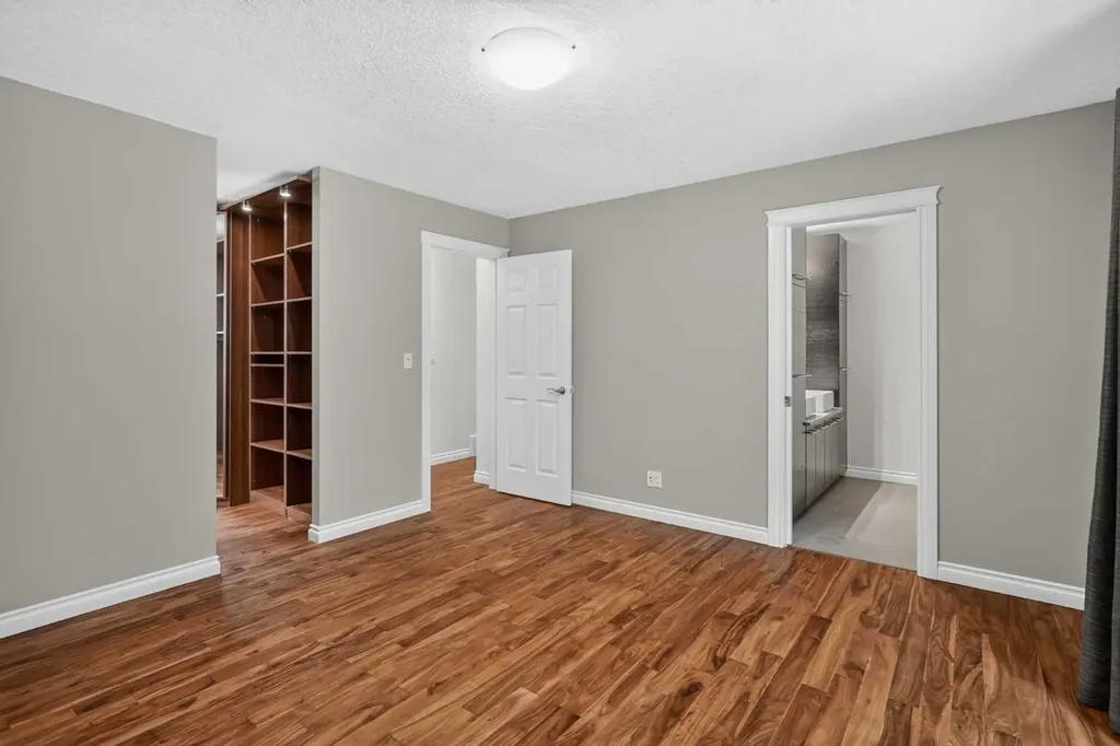 9555 Oakfield Drive SW Calgary AB T2V 4E2