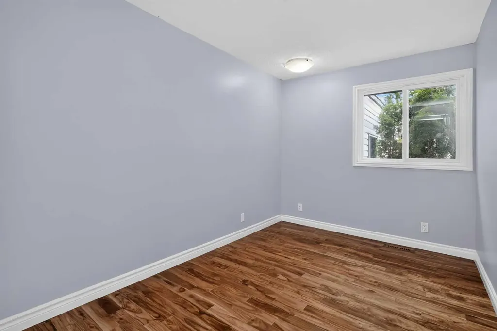 9555 Oakfield Drive SW Calgary AB T2V 4E2