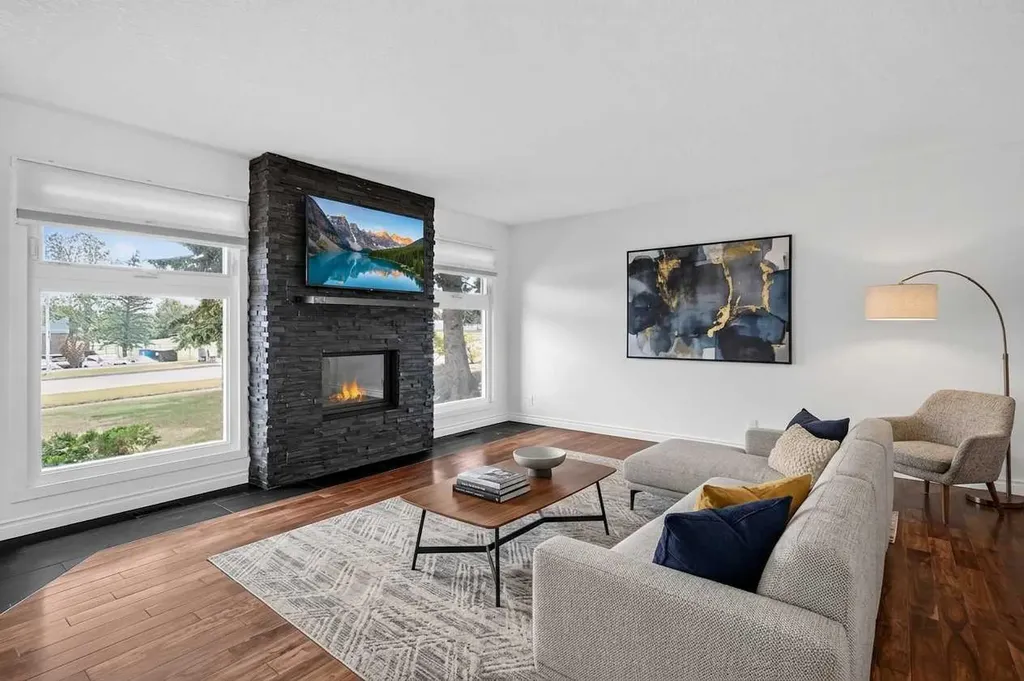 9555 Oakfield Drive SW Calgary AB T2V 4E2