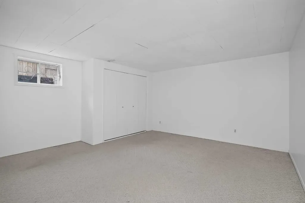 9555 Oakfield Drive SW Calgary AB T2V 4E2