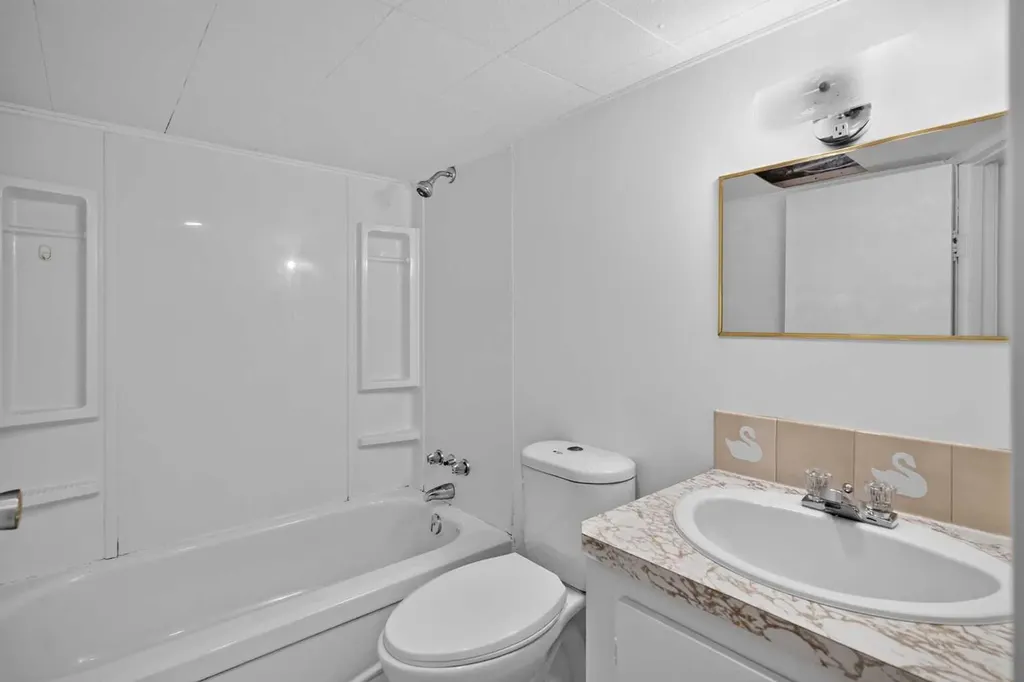 9555 Oakfield Drive SW Calgary AB T2V 4E2