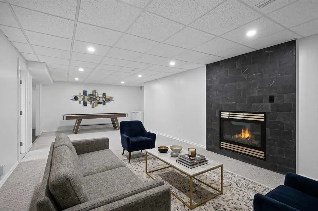 9555 Oakfield Drive SW Calgary AB T2V 4E2
