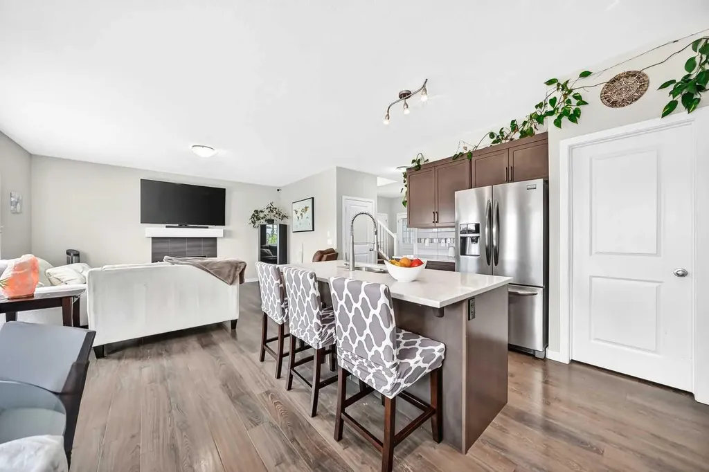 125 Bayside Loop SW Airdrie AB T4B 3E5