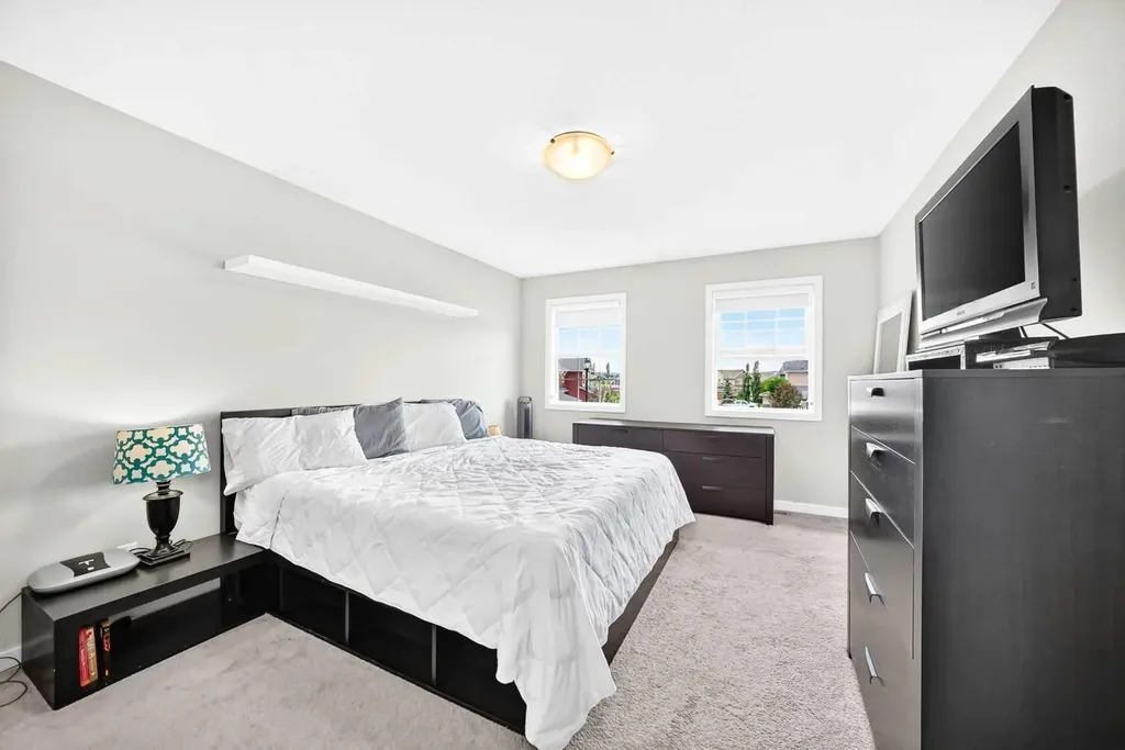 125 Bayside Loop SW Airdrie AB T4B 3E5