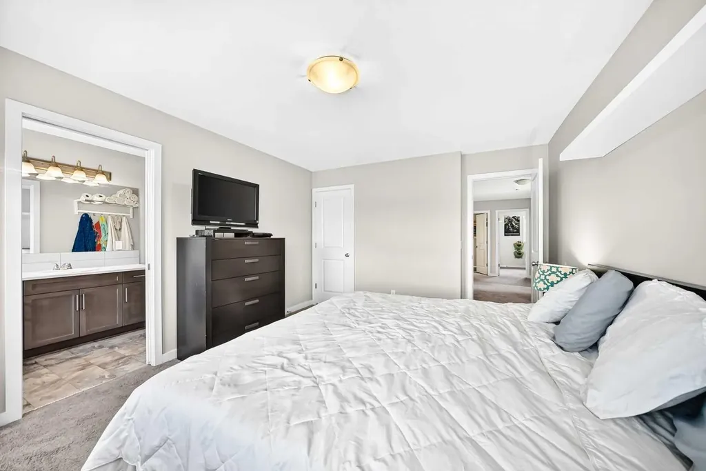 125 Bayside Loop SW Airdrie AB T4B 3E5