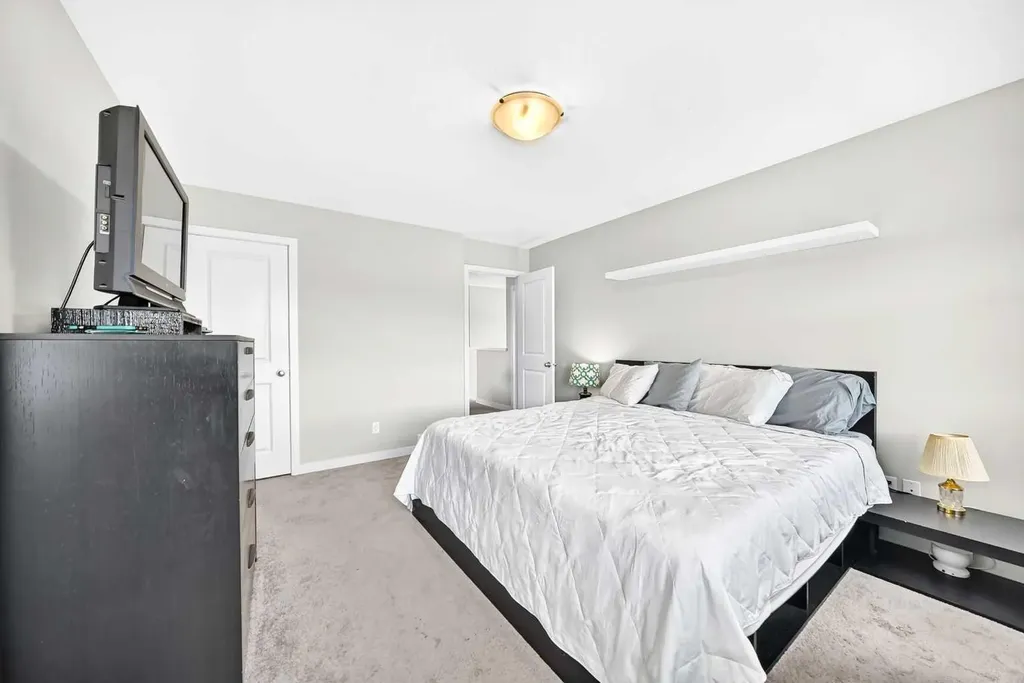 125 Bayside Loop SW Airdrie AB T4B 3E5