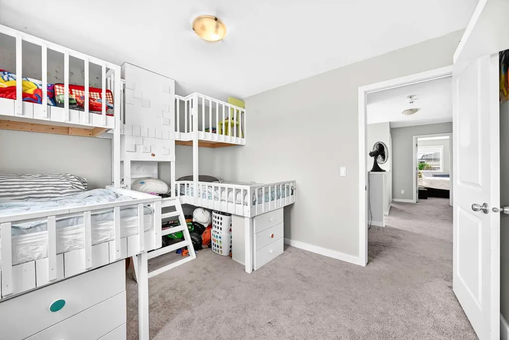 125 Bayside Loop SW Airdrie AB T4B 3E5