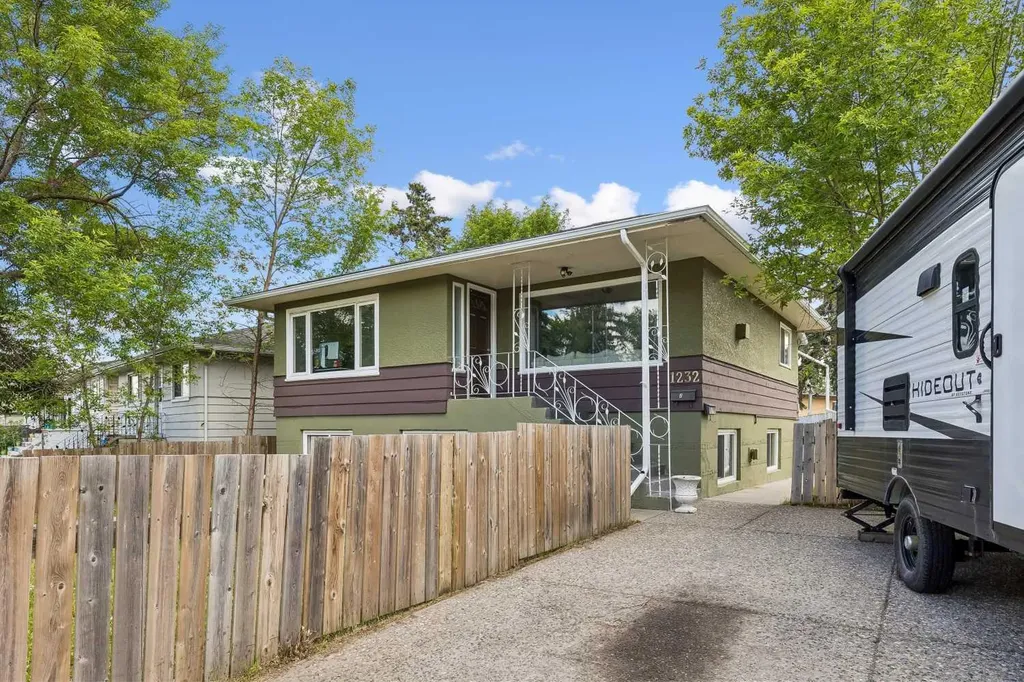 1232 Danloe Street NE Calgary AB T2E8X6