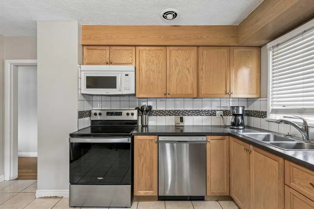1232 Danloe Street NE Calgary AB T2E8X6